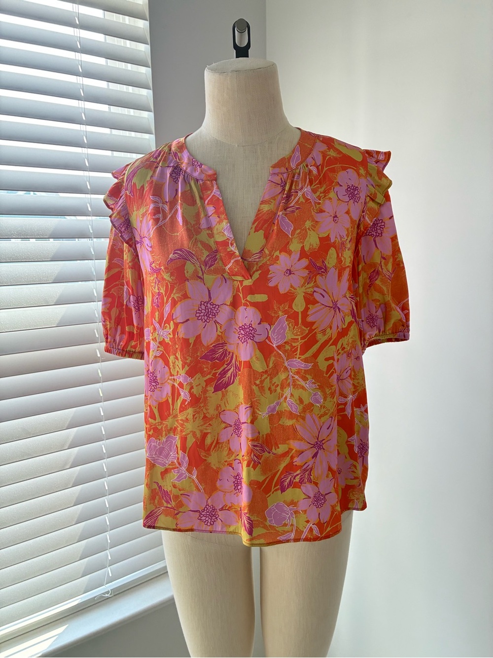 Current Air Anthropologie Women's Spring Blooms V-Neck Blouse